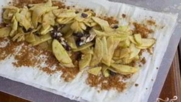 карамельный яблочный штрудель