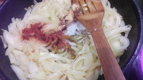 луковый штрудель на вытяжном тесте