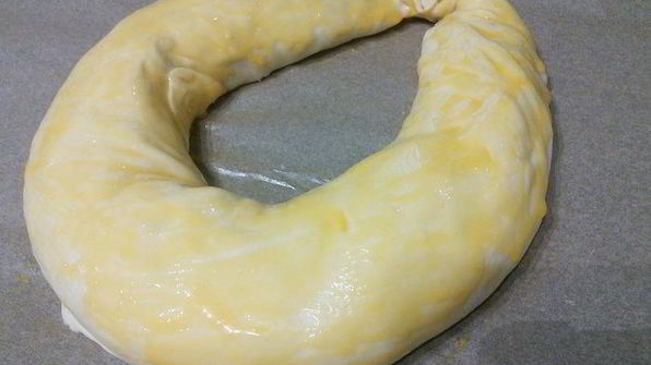 луковый штрудель на вытяжном тесте