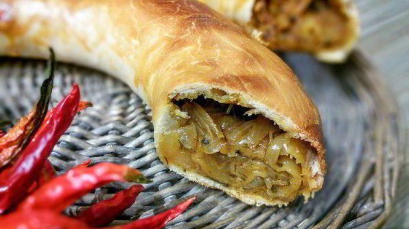 луковый штрудель на вытяжном тесте