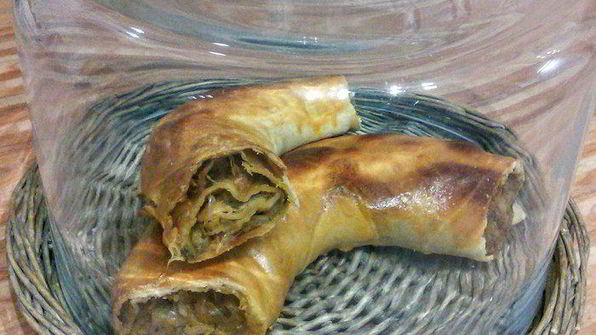 луковый штрудель на вытяжном тесте