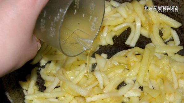 рисовый штрудель с томатно-яблочным джемом