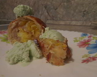 Штрудель с бананом и мандаринами