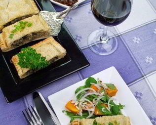 Штрудель с грибами и козьим сыром