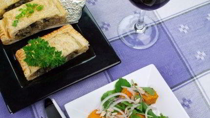 Штрудель с грибами и козьим сыром