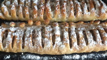 Штрудель с грушами и грецкими орехами