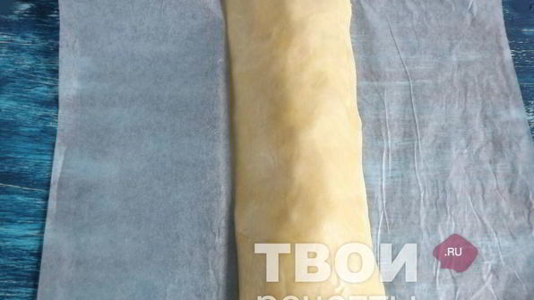 штрудель с грушей и сыром дор блю