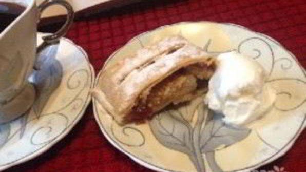 штрудель с грушей и яблоком