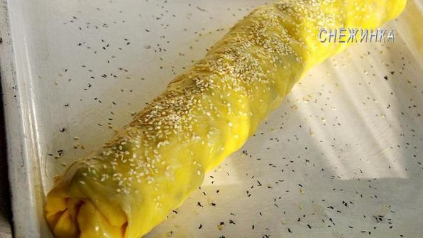 штрудель с картофелем и грибами в сливочно-сырном соусе