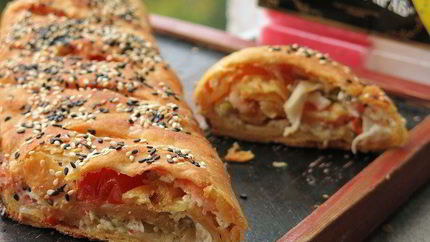 Штрудель с крабовыми палочками