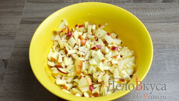 штрудель с яблоками, изюмом и грецкими орехами