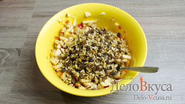 штрудель с яблоками, изюмом и грецкими орехами