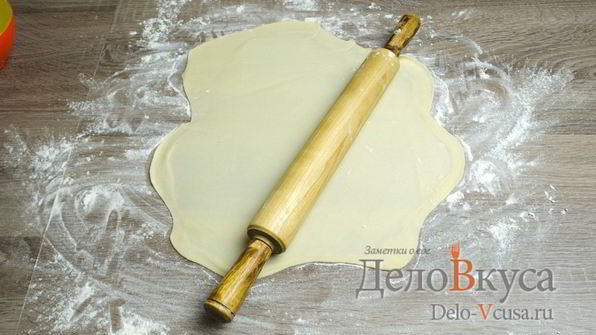 штрудель с яблоками, изюмом и грецкими орехами