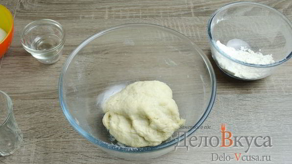 штрудель с яблоками, изюмом и грецкими орехами