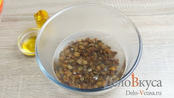 штрудель с яблоками, изюмом и грецкими орехами