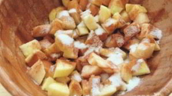 штрудель яблочный из готового слоеного теста