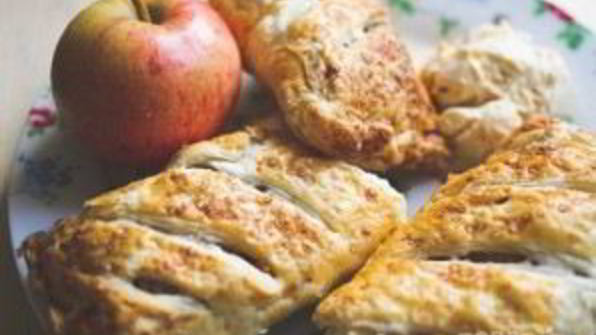 штрудель яблочный из готового слоеного теста