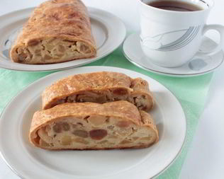 Яблочный штрудель из овсяных блинчиков