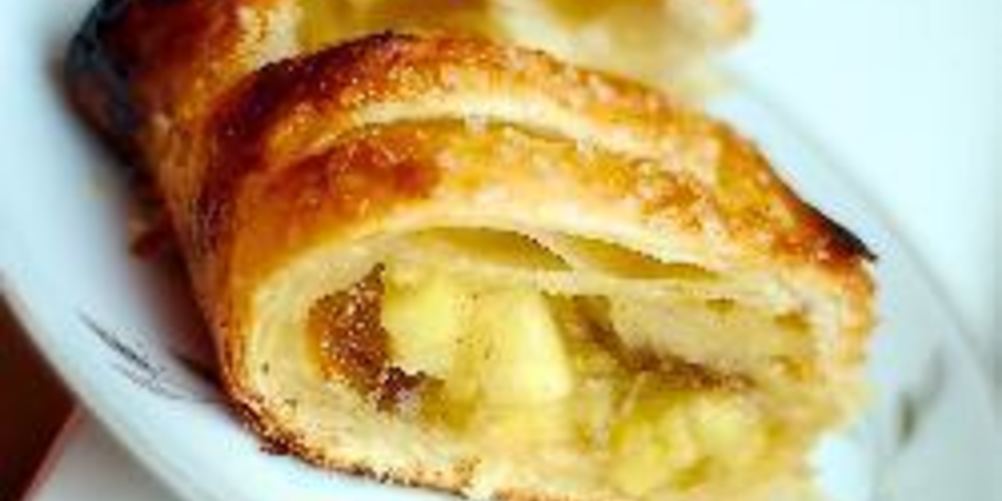 Рецепт яблочного штруделя из слоеного теста