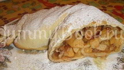 Яблочный штрудель с орехами