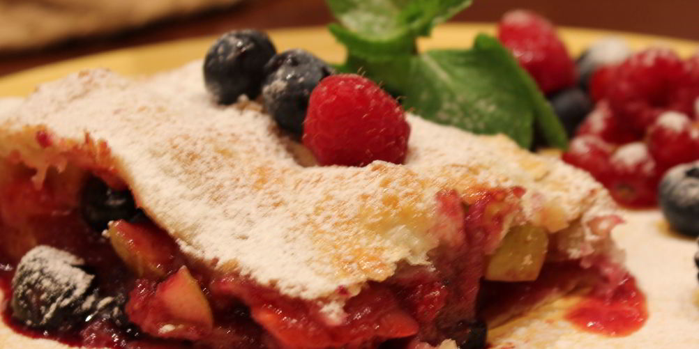 Рецепт ягодного штруделя