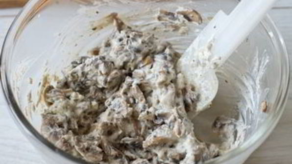 закусочный штрудель с грибами и сыром