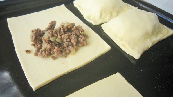 слойки с мясом