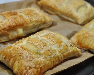 Слойки с сулугуни