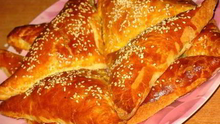 Слойки с сыром и копченой курицей