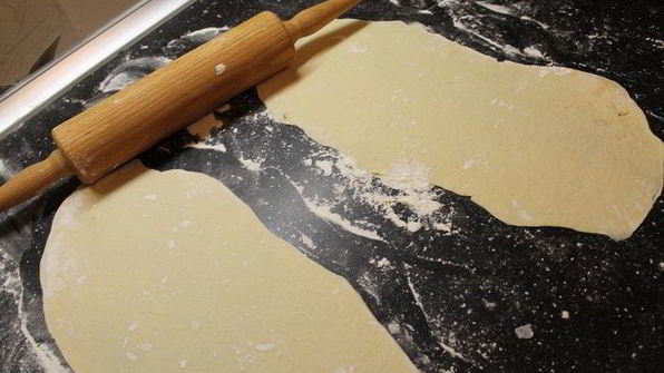 слойки с ветчиной и моцареллой