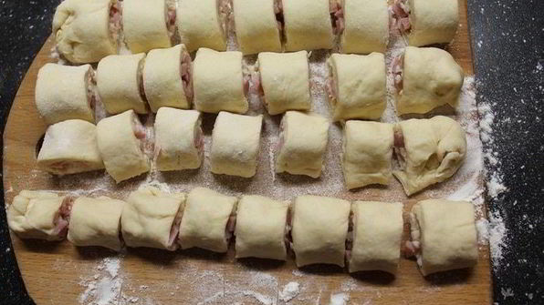 слойки с ветчиной и моцареллой