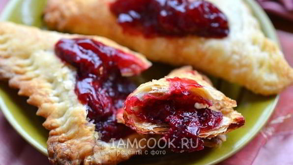 слойки с вишней