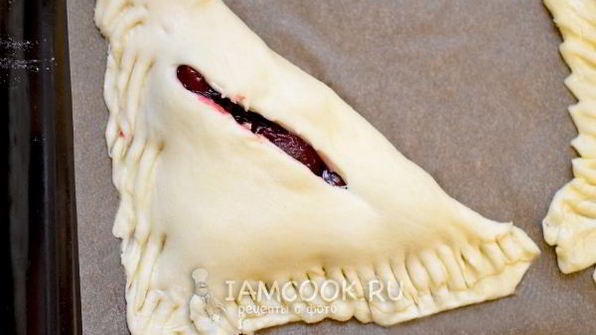 слойки с вишней