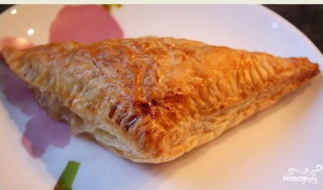 Слойки с яблоками