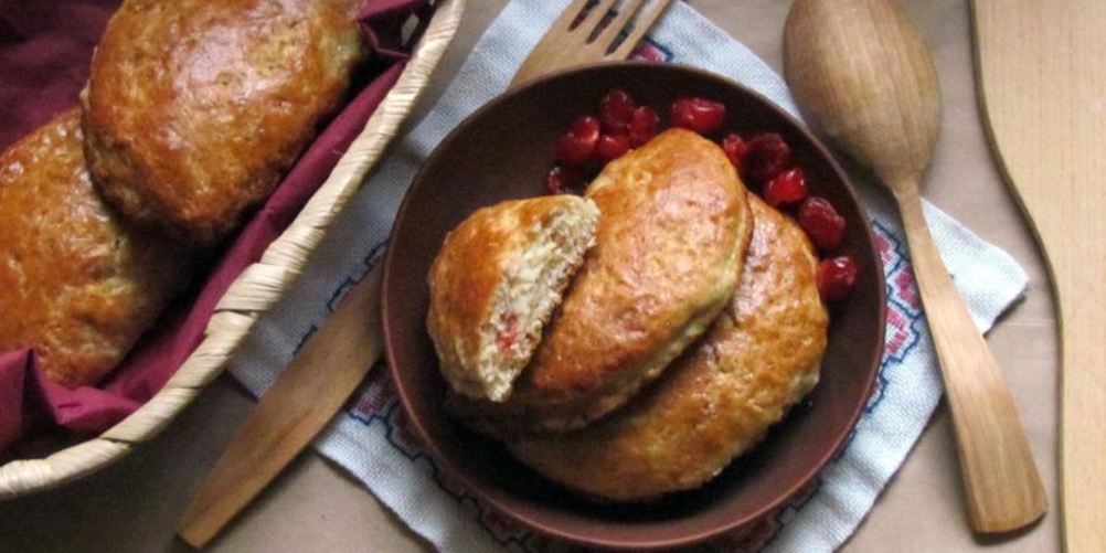 Рецепт сочников с творогом и вишней