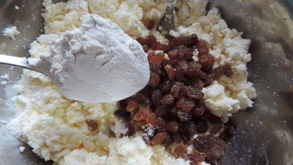 сырники с изюмом