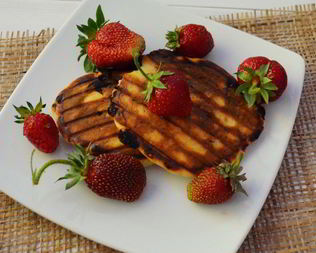 Сырники с клубникой