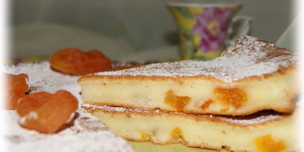 Рецепт творожника с белым шоколадом и курагой