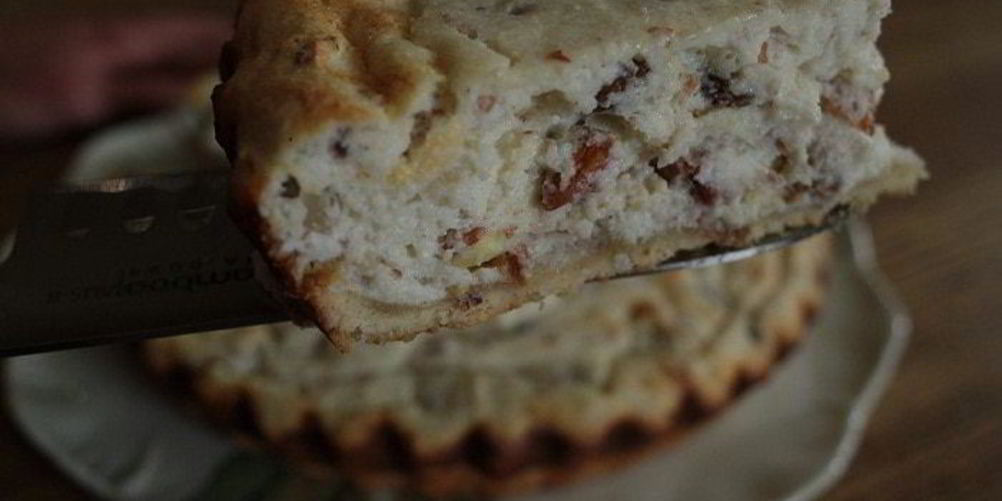 Рецепт творожника с изюмом и миндалем