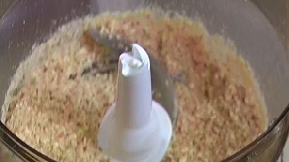 творожник с изюмом и миндалем