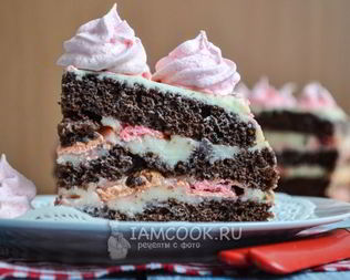 Бисквитный торт с безе