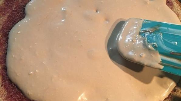 бисквитный торт с меренгой и арахисом