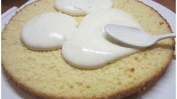 бисквитный торт с вишней