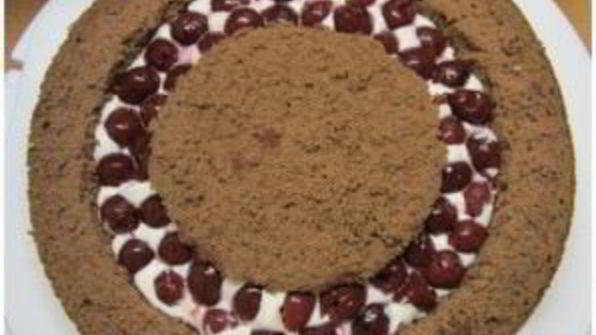 бисквитный торт с вишней