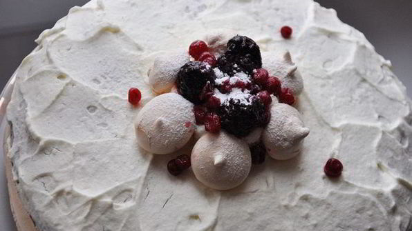 брусничный торт с безе