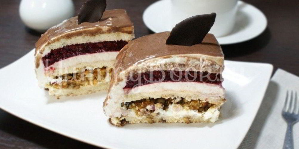 Рецепт орехового торта с черной смородиной