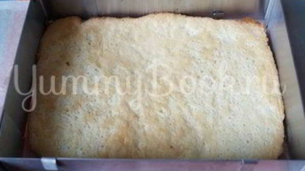 ореховый торт с черной смородиной