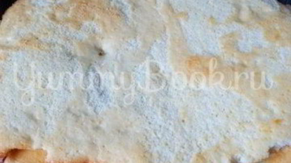 ореховый торт с черной смородиной