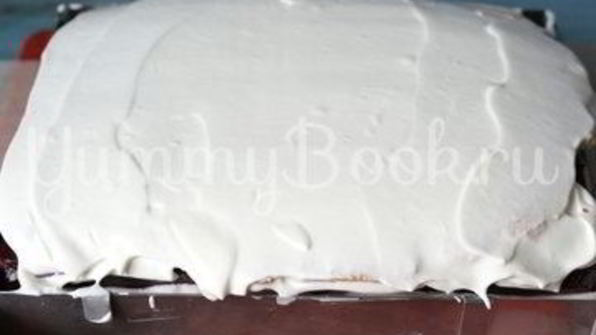 ореховый торт с черной смородиной