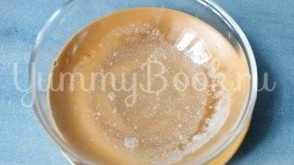 ореховый торт с черной смородиной